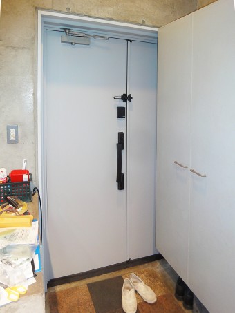 コンクリートの防寒対策を床暖房と断熱サッシで快適に コンクリートの防寒対策を床暖房と断熱サッシで快適に